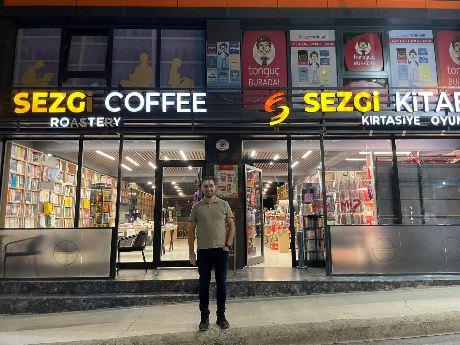 PENDİK’TE KİTAP VE KAHVENİN BULUŞTUĞU YENİ ADRES: SEZGİ STORE