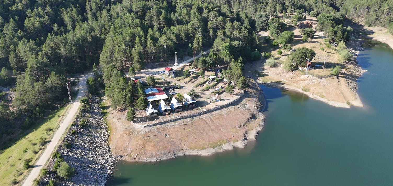 DOĞAYLA BAŞ BAŞA KAÇAMAK: KELES GÖLKAMP & BUNGALOV MİSAFİRLERİNİ BEKLİYOR