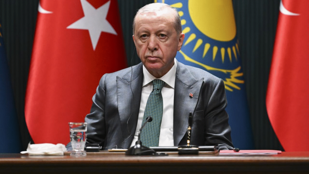 CUMHURBAŞKANI ERDOĞAN İMZALADI : ATAMA VE RÜTBE KARARLARI RESMİ GAZETEDE YAYINLANDI