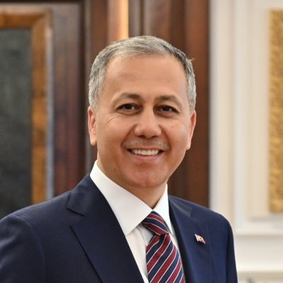 TÜRKİYE GENELİNDE SUÇ ÇETELERİNE BASKIN : 74 GÖZALTI