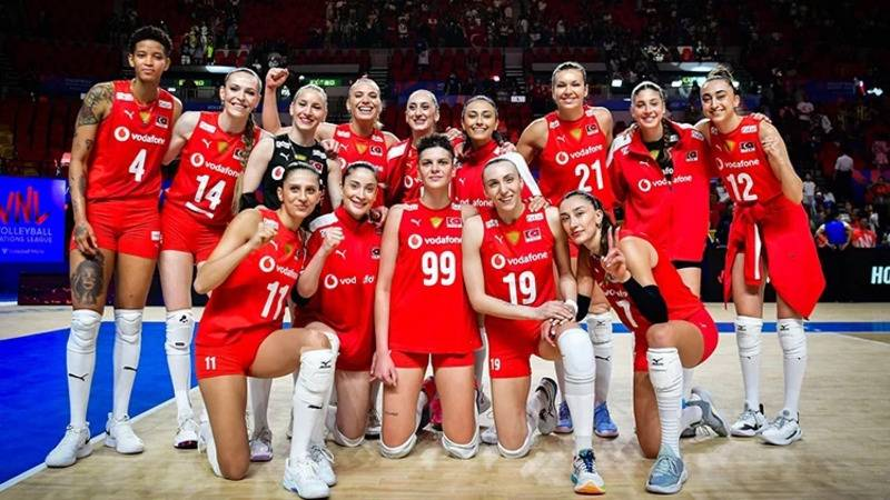 FİLENİN SULTANLARI DÜNYA ŞAMPİYONLUĞUNA  İSPANYA’yı 3-0 YENEREK  BAŞLADI