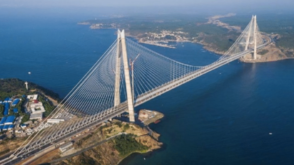 OSMANGAZİ KÖPRÜSÜ ALTI BÜYÜK GEMİLERE KAPATILDI