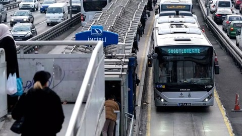 İSTANBUL’da TOPLU ULAŞIMA YÜZDE 30 ZAM ELEKTRONİK BİLET 35 TL MAVİ KART 2.748 TL OLDU