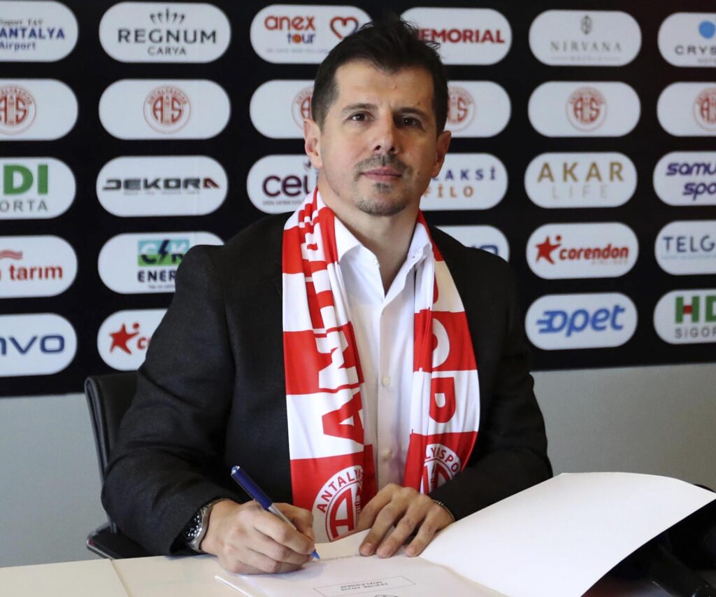EMRE BELÖZOĞLU ANTALYASPOR’dan İSTİFA ETTİ
