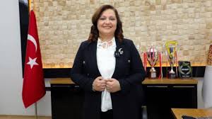CHP’li BURCU KÖKSAL AKP’yemi GEÇİYOR? SESSİZLİK BÜYÜYOR