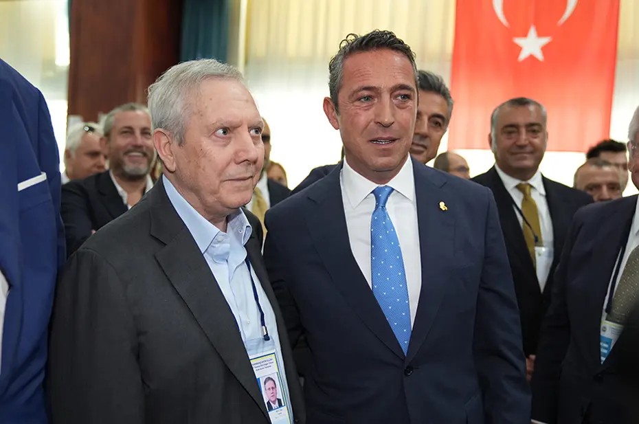 FENERBAHÇE DİVAN TOPLANTISINDA KOÇ ve YILDIRIM DÜELLOSU