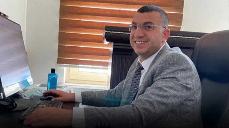 KÜTÜPHANE LOKANTA OLDU, İLÇE MİLLİ EĞİTİM MÜDÜRÜ KENDİNİ ASTI