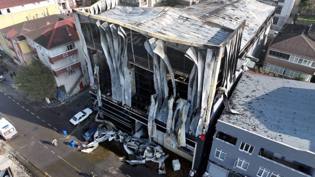 DİLOVASI YANGININDA HESAPLAŞMA BAŞLADI: 7 KAMU GÖREVLİSİ AÇIĞA ALINDI