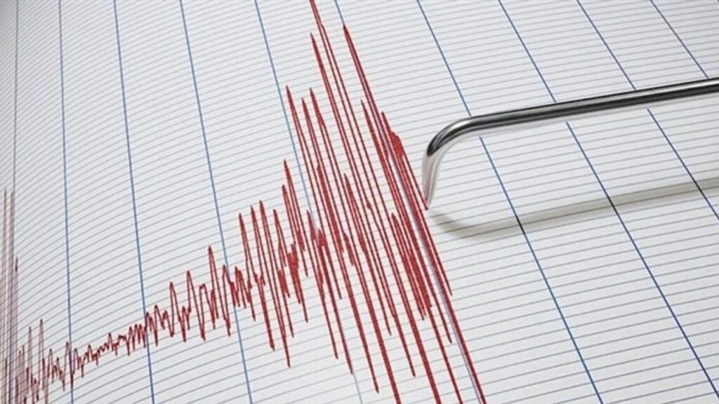 İSTANBUL’da HİSSEDİLEN DEPREM PANİK YARATTI