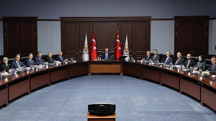 ERDOĞAN, MYK’da PARTİ YÖNETİMİNİ UYARDI