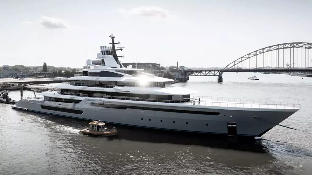 STEAM’in PATRONU GABE NEWELL, 111 METRELİK LÜKS YATI 500 MİLYON DOLARA SATIN ALDI