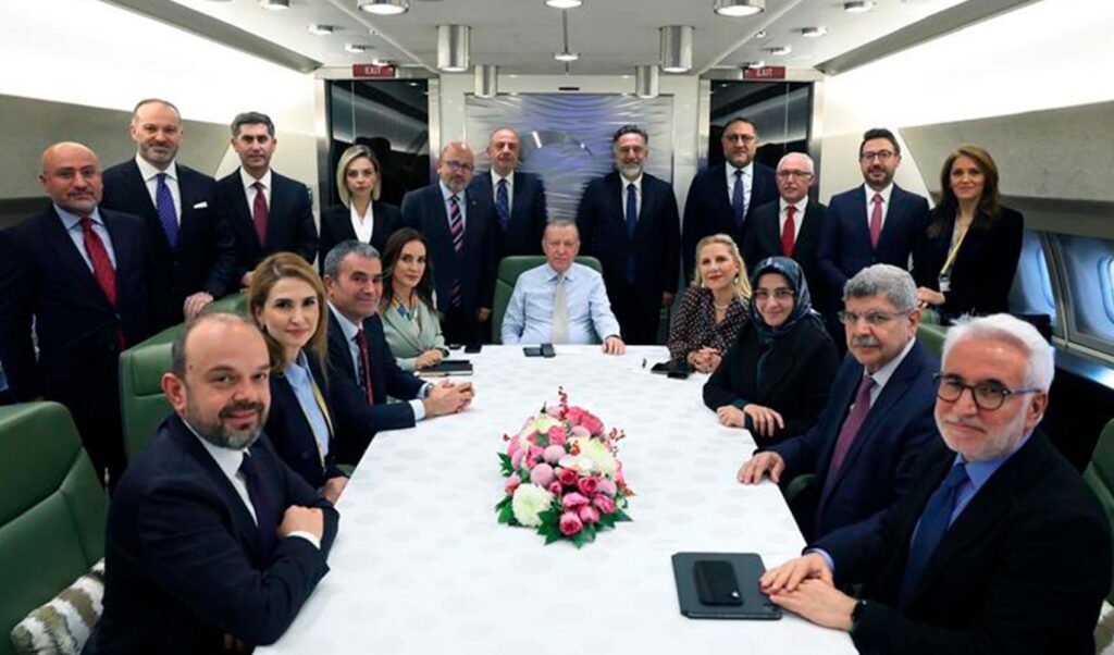 ERDOĞAN, İMRALI KARARININ DEĞERLENDİRDİ ”SÜRECİN ÖNÜNÜ AÇACAK ADIM”