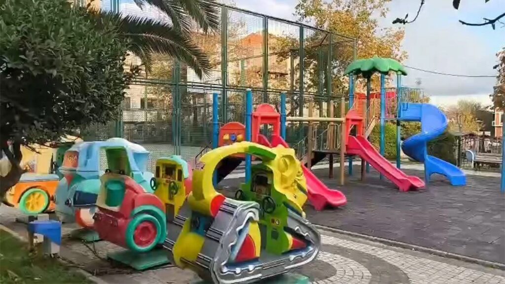 İSTANBUL’da PARKTA FACİA: 5 ÇOCUK ELEKTRİK AKIMINA KAPILDI