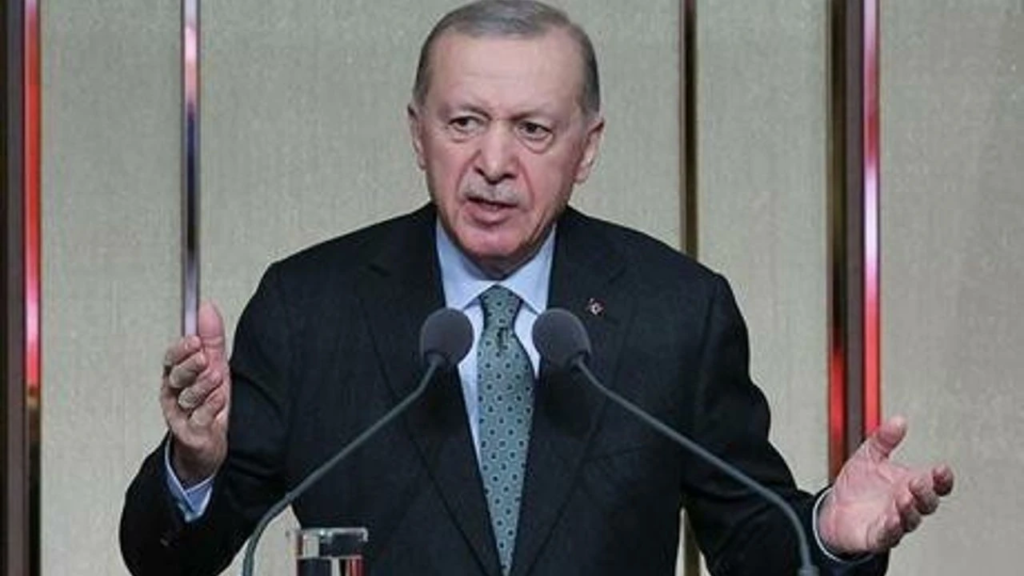 ERDOĞAN’dan TİSK’e KRİTİK MESAJ: ”ELLERİNİZİ TAŞIN ALTINA KOYUN”