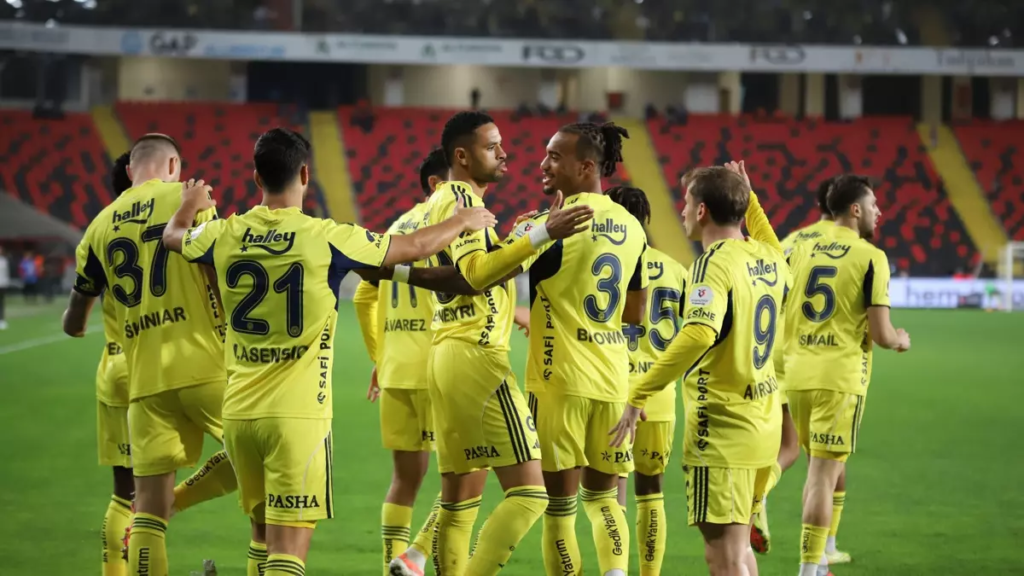 FENERBAHÇE’den UEFA AVRUPA LİGİNDE ŞOV: 4 GOLLÜ ZAFER