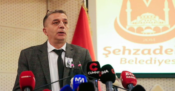 ŞEHZADELER BELEDİYESİ’nde YENİ BAŞKAN CHP’li HAKAN ŞİMŞEK SEÇİLDİ