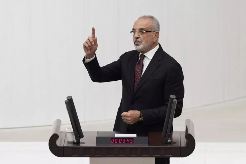 SIRRI SAKIK: BEN DAHİL 499 MİLLETVEKİLİ ÇİFT MAAŞ ALIYOR