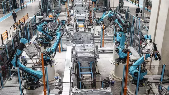 TÜRKİYE’de NADİR GÖRÜLEN OLAY: FABRİKA İŞÇİLERİNE YÜZDE 100 ZAM