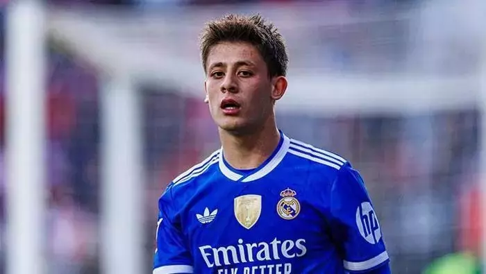 REAL MADRİD’de ”ARDA GÜLER”ALARMI İSTİKRARSIZ PERFORMANS KADRO DIŞI GETİREBİLİR