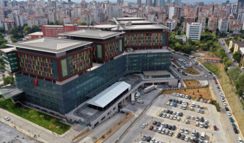 İSTANBUL GÖZTEPE ŞEHİR HASTANESİN’de AMELİYAT ASANSÖRÜ BOŞLUĞA DÜŞTÜ