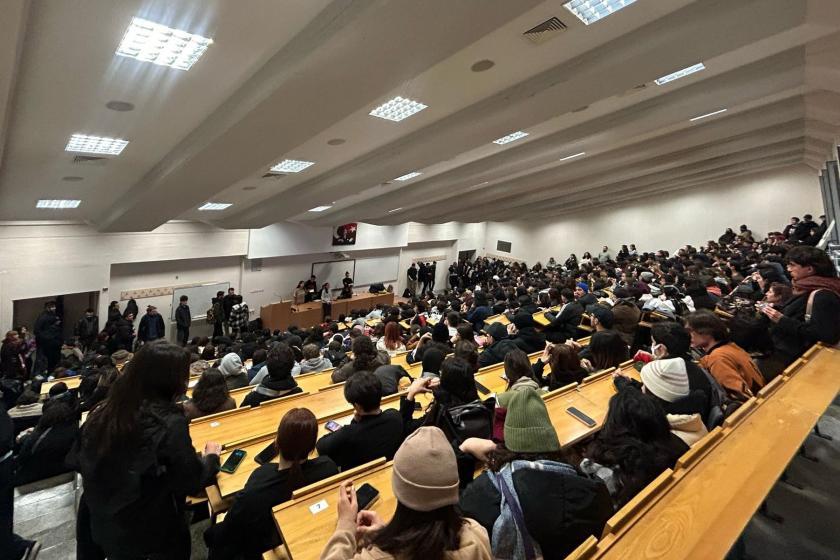 ÜNİVERSİTELERDE QR KODLU YOKLAMA BAŞLADI: YOKLAMALAR ARTIK SAHTE OLAMAYACAK