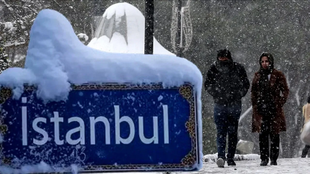 İSTANBUL’da 12 OCAK PAZARTESİ GÜNÜ OKULLARA KAR TATİLİ