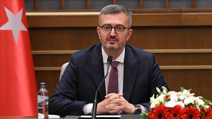 Dijital Dünyada Gençler Risk Altında