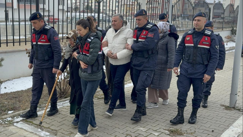 87 Yaşındaki Kadın Devleti 15 Milyon TL Dolandırdı