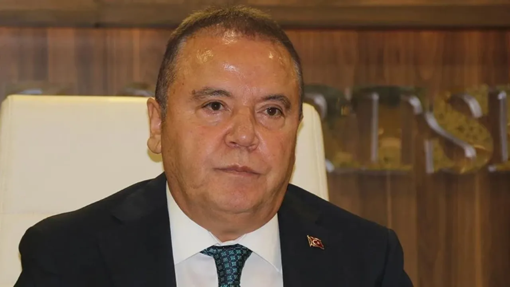 Muhittin Böcek Hastaneye Sevk Edildi