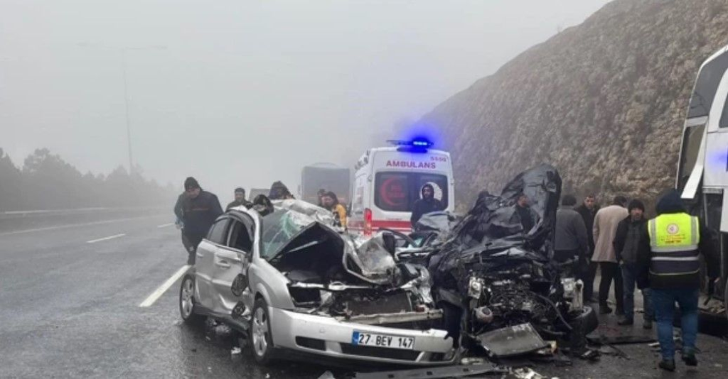 TAG Otoyolu Trafiğe Kapandı: 2 Ölü