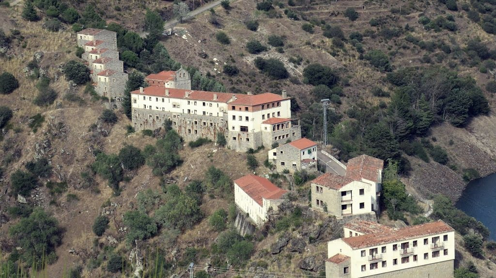 Bir Daire Fiyatına Köy Satın Aldılar