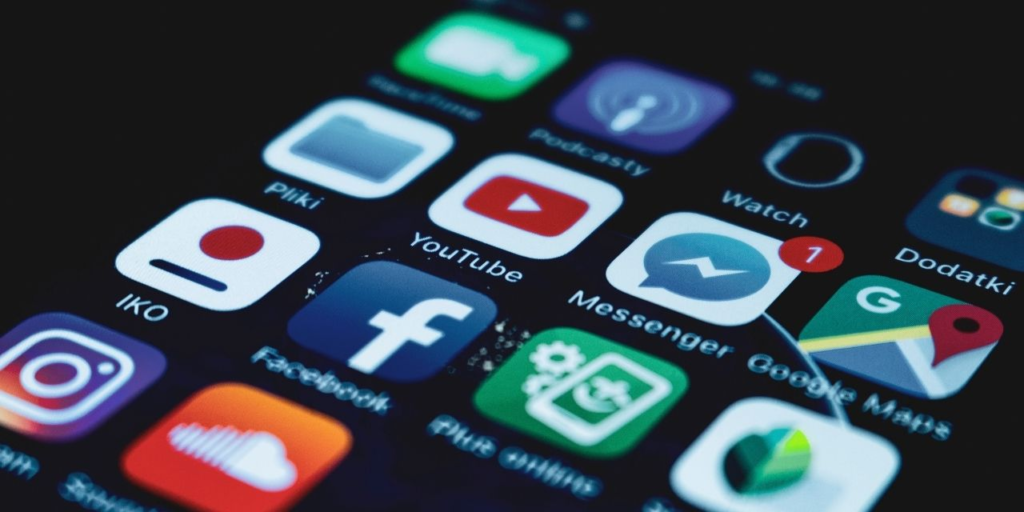 Sosyal Medyada Kimlik Zorunluluğu Geliyor! Sahte Hesaplar Erişime Kapatılacak