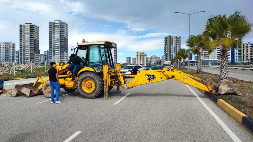 Adana’da Yol Krizi: Arazi Eyleminde Silah Gösterdi