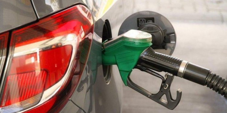 Benzin ve Motorine Çifte Zam: Gece Yarısından İtibaren Geçerli