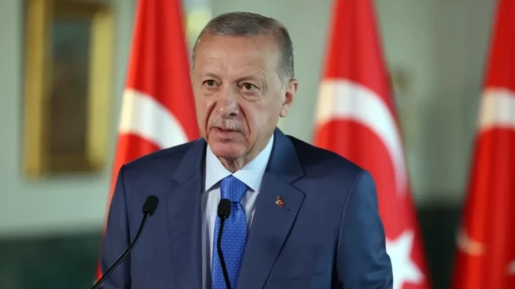 Erdoğan: Kadın Erkeğin Arkasında Değil, Yanı Başında