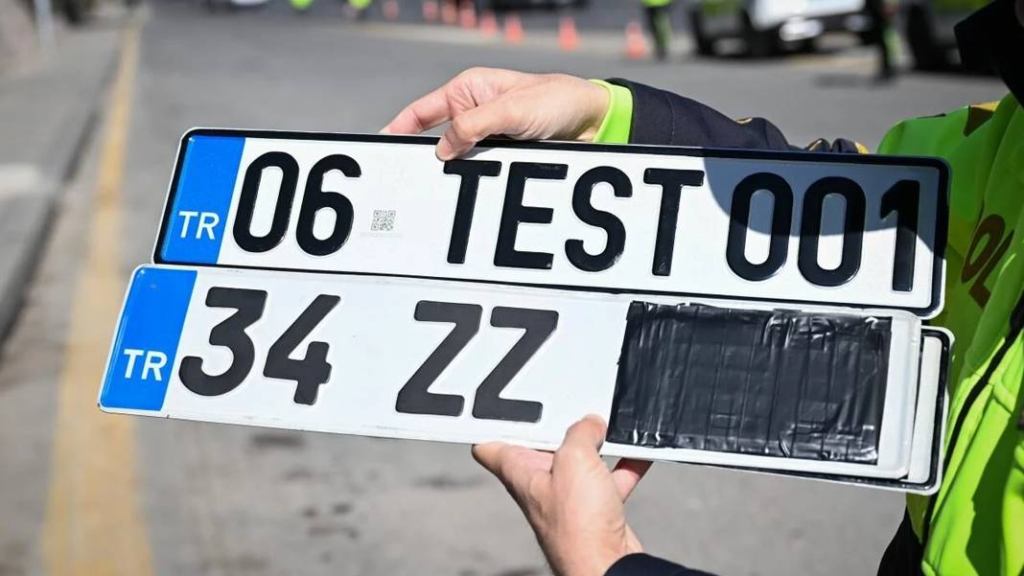 APP Plakasını Değiştirmek İsteyenlere Tuzak