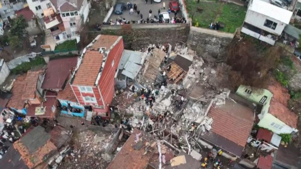 Doğal Gaz Faciası! İstanbul Fatih’te 2 Bina Çöktü