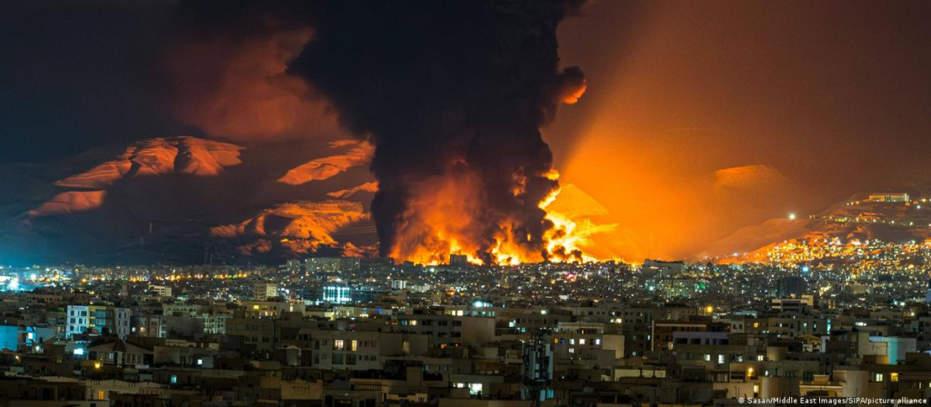 İran İsrail’i Bombalamaya Devam Ediyor