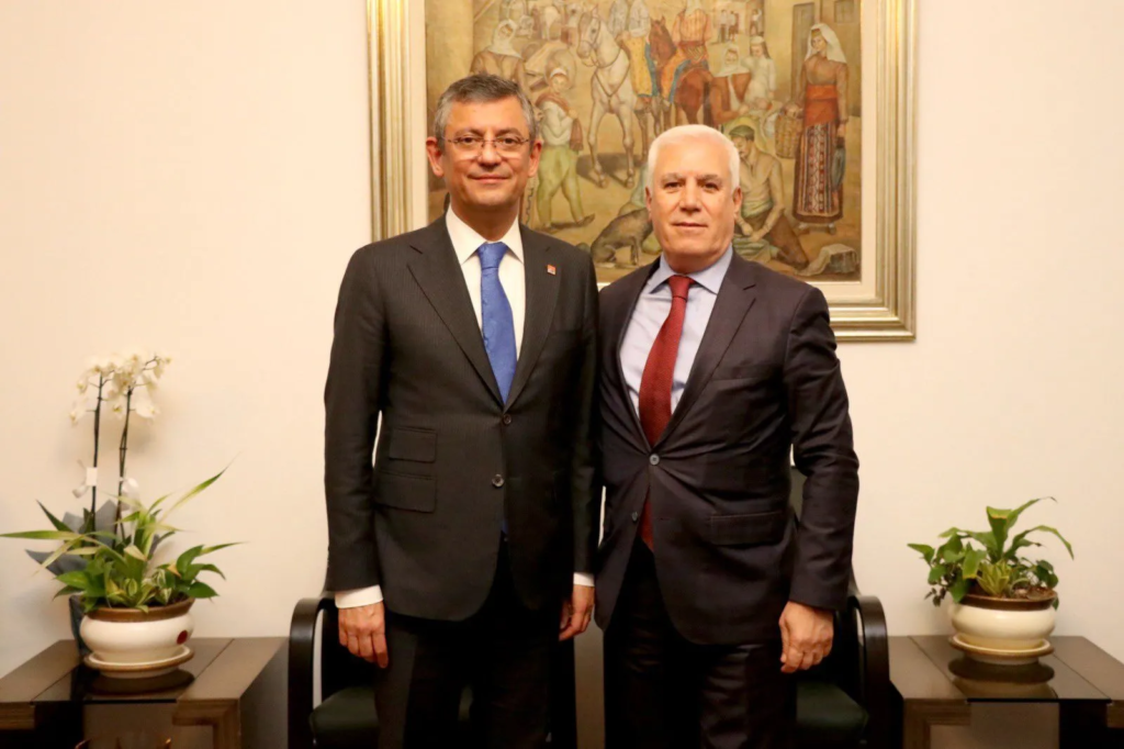 Özel’den  Bursa  Çıkışı: “Bozbey’le Övünüyoruz, İradeye Çökmek İstiyorlar