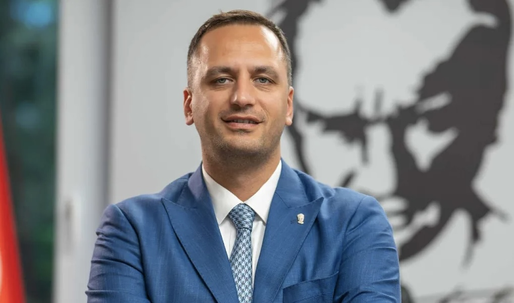 Bornova Belediye Başkanı Ömer Eşki Gözaltına Alındı