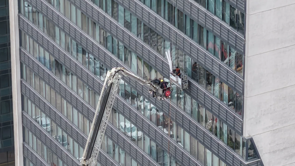 Ölümle Yaşam Arasında 52 Metre:2 İşçi Saatler Sonra Kurtarıldı