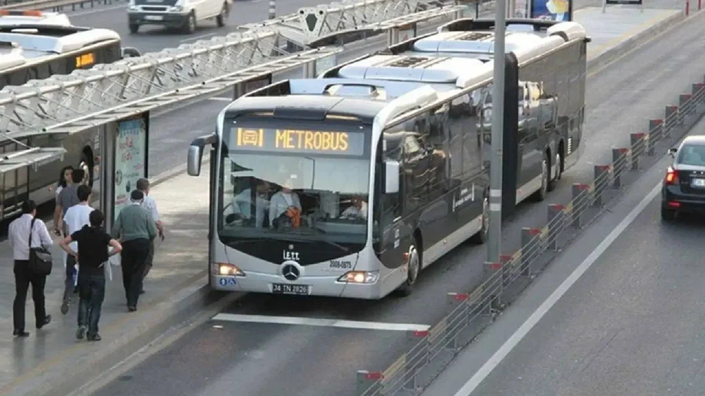 İstanbulda Metro ve Metrobüslere ücret Düzenlemesi