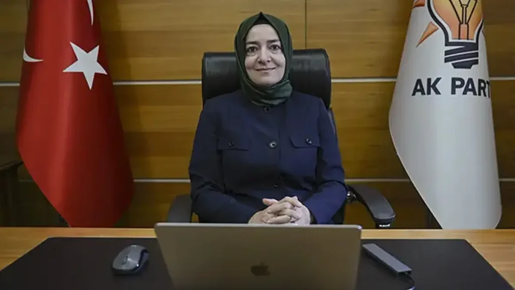 AK Parti Genel Başkan Yardımcısı Fatma Betül Sayan Kaya istifa etti