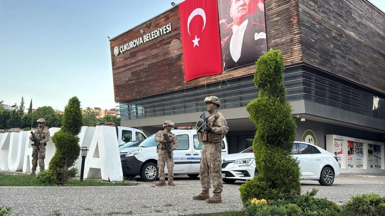Çukurova Belediyesi’ne operasyon! Başkan ve eski başkan gözaltında