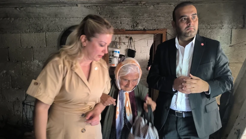 87 Yaşında yaşamak için pazarda çalışıyor